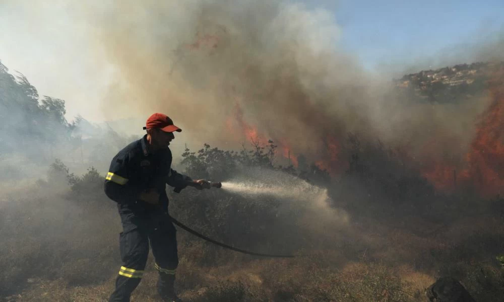 Χανιά: Σε ύφεση η μεγάλη φωτιά στο Προδρόμι μετά από μια νύχτα κόλαση